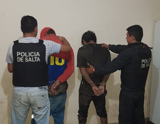 embarcacion detenidos