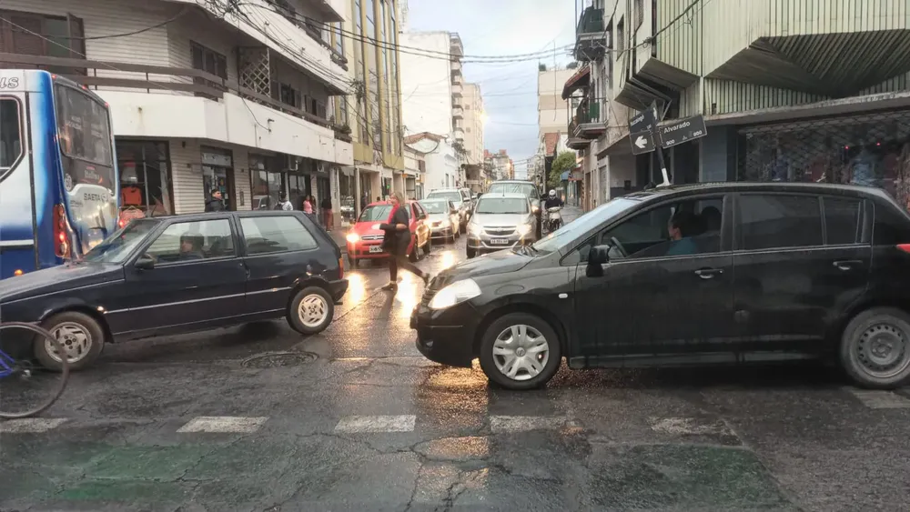 Incidente vial calle Ituzaingó 2 Incidente vial calle Ituzaingó 2