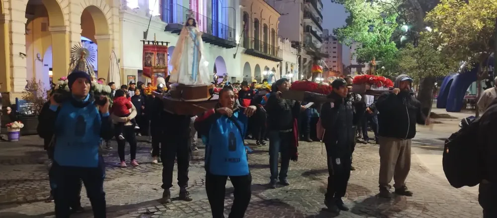 1b3fce9b-20e0-4e06-9c76-d90e96348487