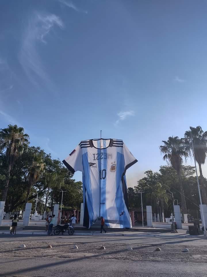 camiseta más grande1