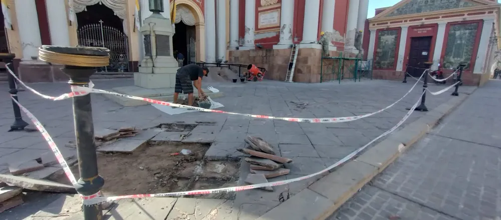 obras basílica menor san fco dos