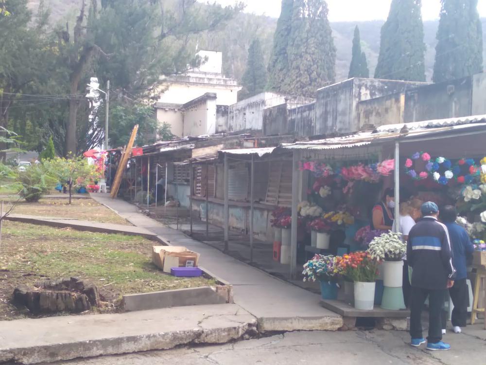 cementerio_puestos_1