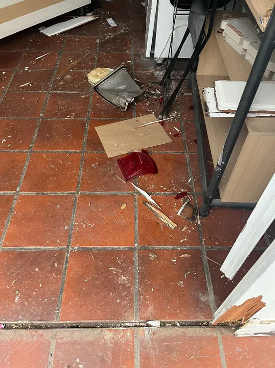 local tres cerritos ataque 