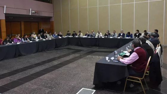102614-la-provincia-ofrece-un-incremento-salarial-del-18-anual