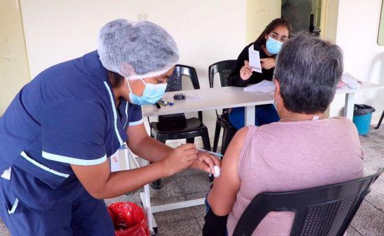 79772-son-50-los-vacunatorios-contra-covid-19-que-estaran-operativos-este-fin-de-semana-en-la-capital