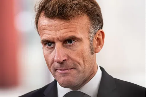 macron-1