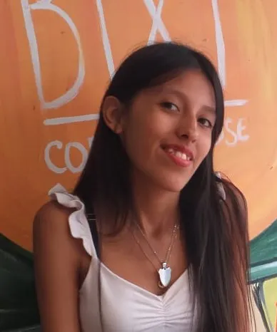 ARACELI-ANTONELLA-DE-16-anos