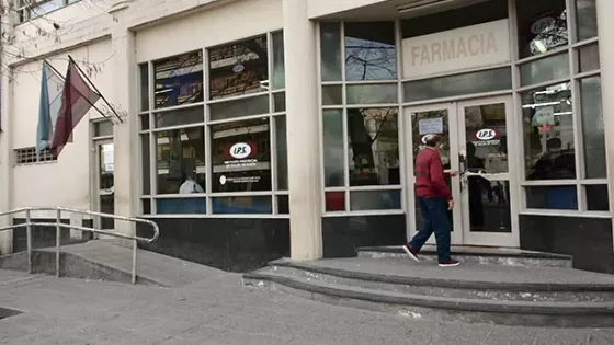 98786-la-farmacia-del-ips-atendera-solo-por-urgencias-durante-el-feriado