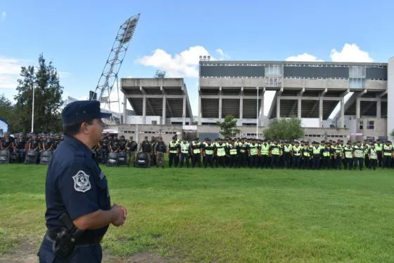 88707-importante-operativo-de-seguridad-por-el-partido-entre-river-y-universidad-de-chile