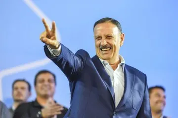9CdWGft8h_360x240__1
