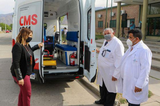 hospital-de-cafayate-incorporo-una-nueva-ambulancia-de-alta-complejidad