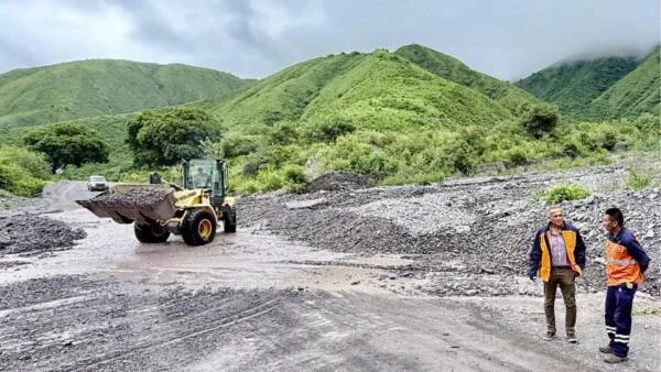 Cortaron-la-Ruta-Nacional-51