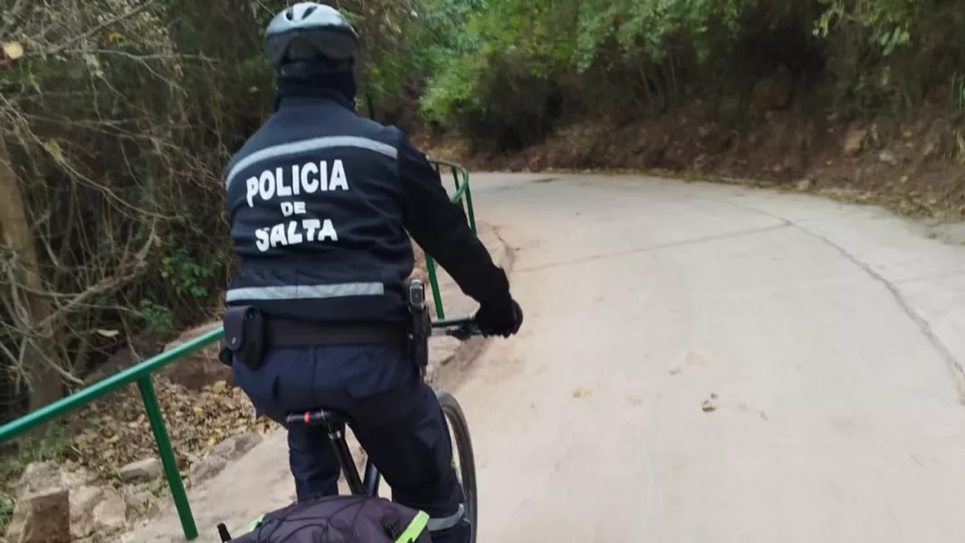 12760-el-secretario-de-seguridad-superviso-el-servicio-policial-en-barrio-portezuelo