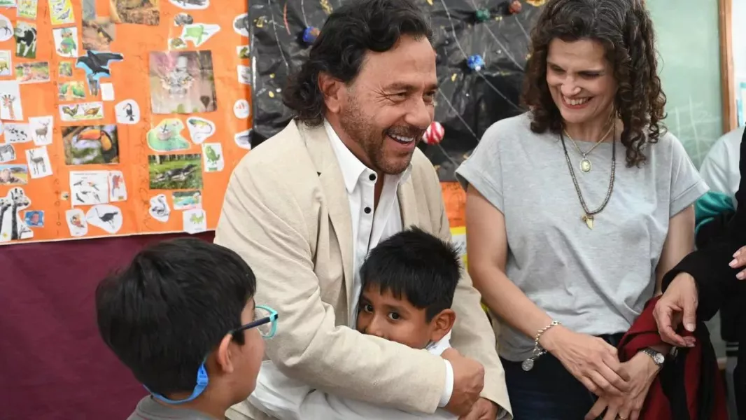 19471-el-gobernador-saenz-visito-a-la-comunidad-educativa-de-la-escuela-joaquin-castellanos-20250910004356