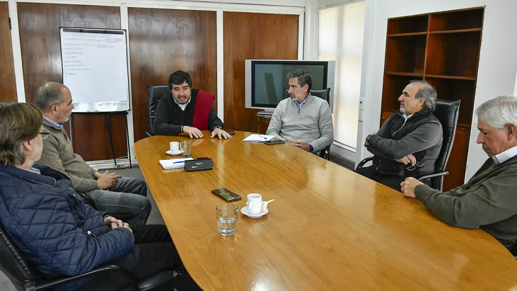 103506-evaluan-la-continuidad-de-fundamentales-proyectos-de-desarrollo-tecnologico-agrario-e-industrial-en-la-provincia