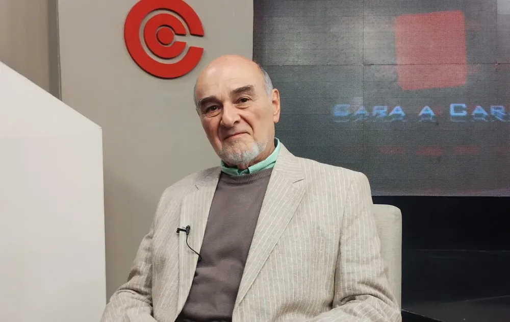 mario verde en cara a cara