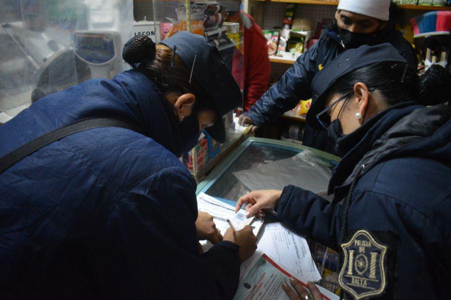 811-la-policia-clausuro-18-fiestas-clandestinas-en-las-ultimas-horas