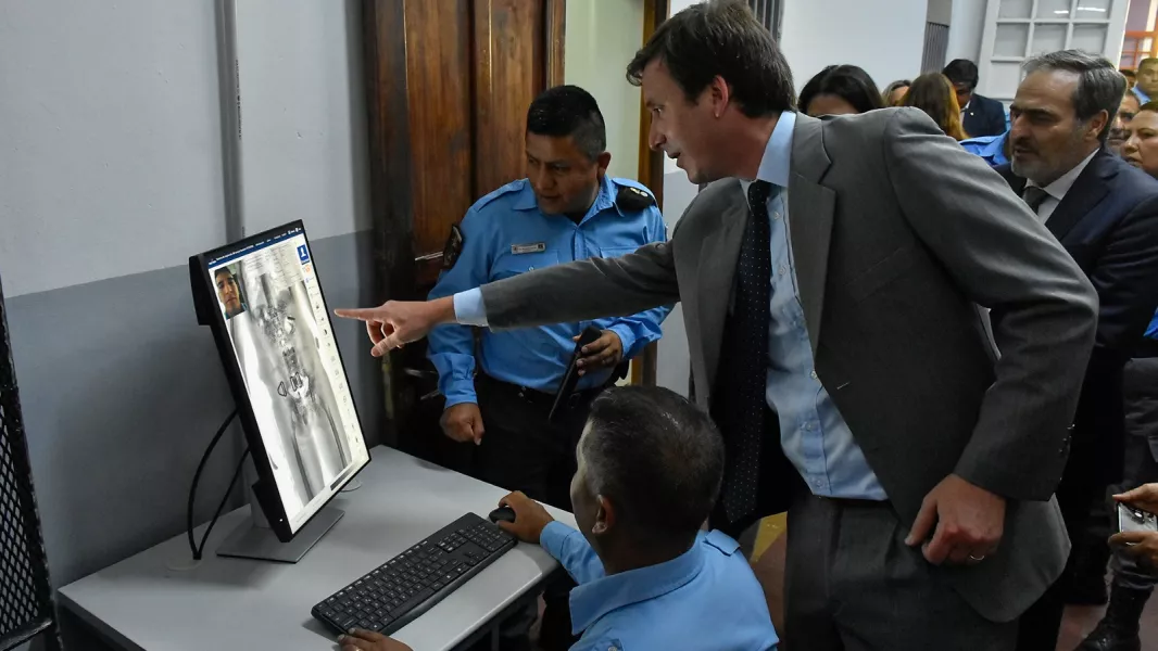 16449-se-reforzo-el-sistema-penitenciario-con-equipamiento-de-control-de-proteccion-y-movilidad-de-traslados