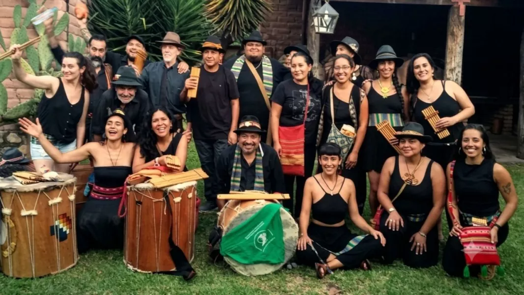 108945-la-orquesta-de-sikus-del-colectivo-cultural-chaski-llega-a-conciertos-del-mediodia