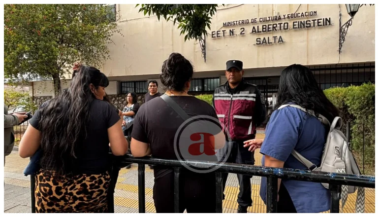 PROTESTA ESCUELA TECNICA 2