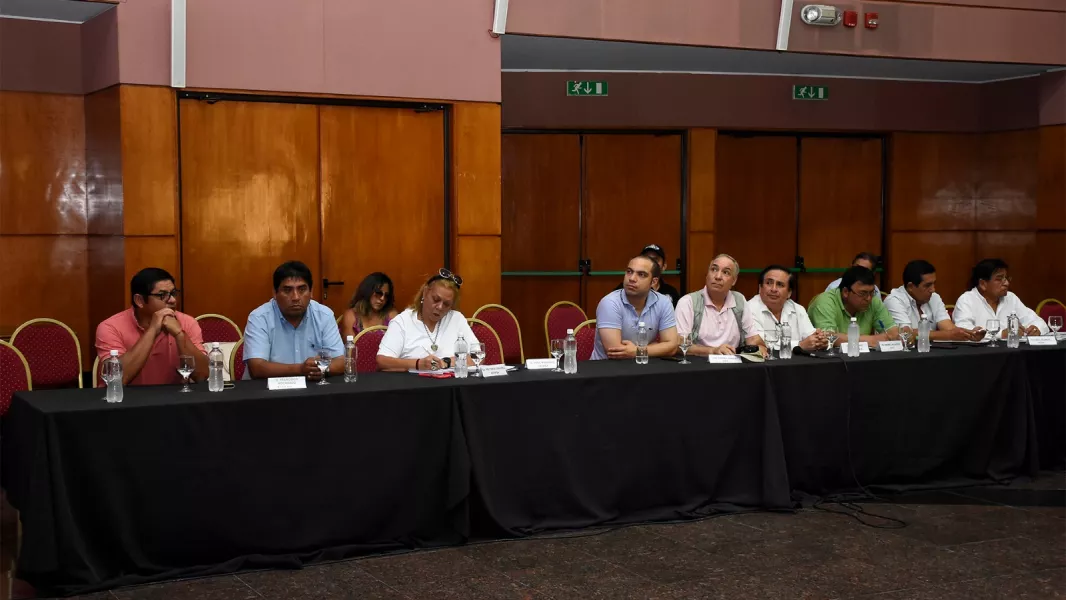 15682-el-gobierno-se-reunio-con-los-gremios-en-la-apertura-de-las-paritarias-2025-20250116203953