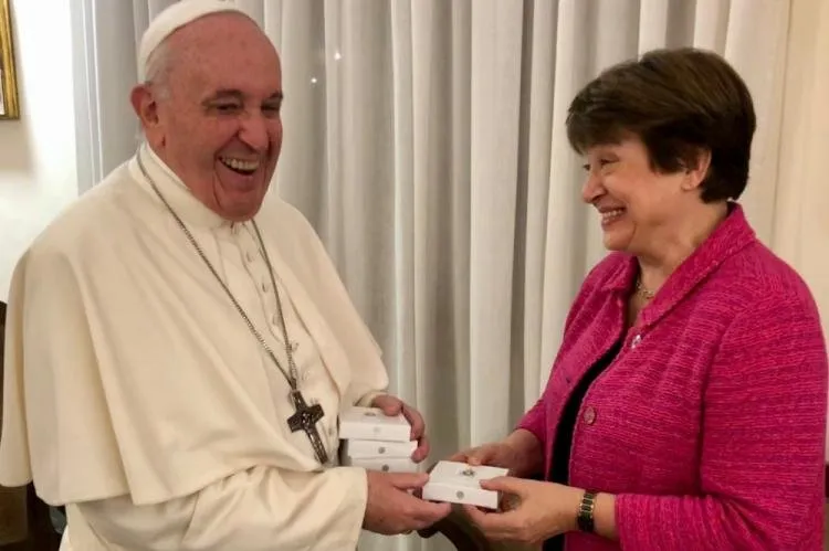 georgieva-y-el-papa-francisco