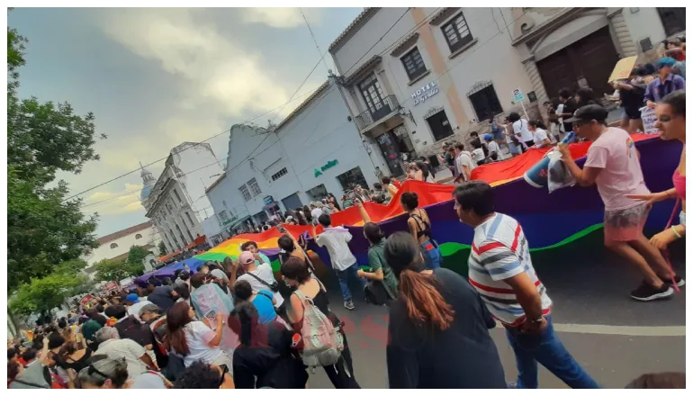 marcha del orgullo en salta (1)