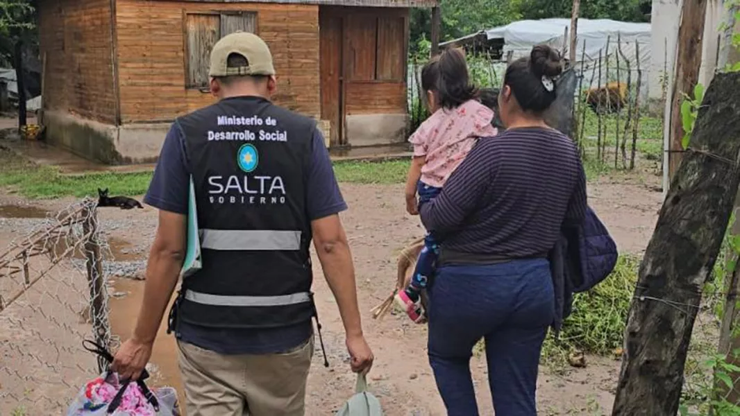 106219-el-galpon-las-familias-evacuadas-ya-regresaron-a-sus-hogares-tras-la-asistencia-integral