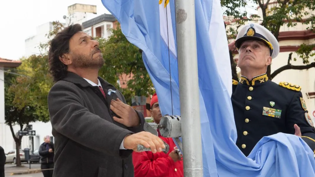 95834-el-gobernador-saenz-encabezo-los-actos-centrales-por-el-214-aniversario-de-la-revolucion-de-mayo