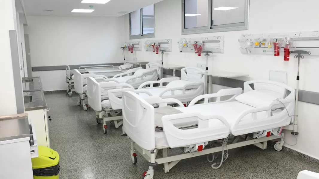 21939-esta-en-pleno-funcionamiento-el-nuevo-servicio-de-emergencia-del-hospital-senior-del-milagro
