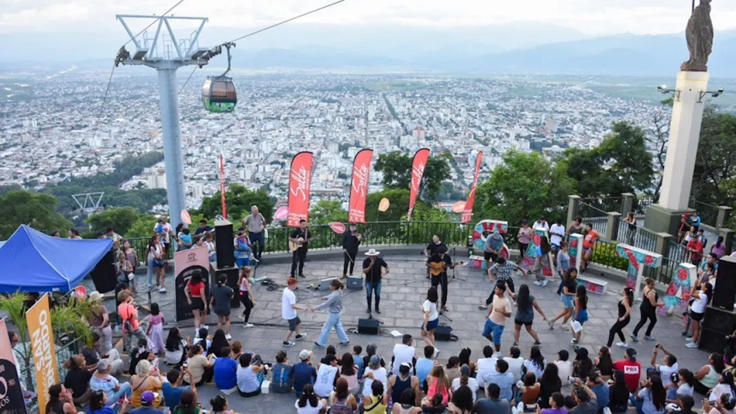 102617-vacaciones-de-invierno-con-musica-y-tradicion-en-los-telefericos-de-salta