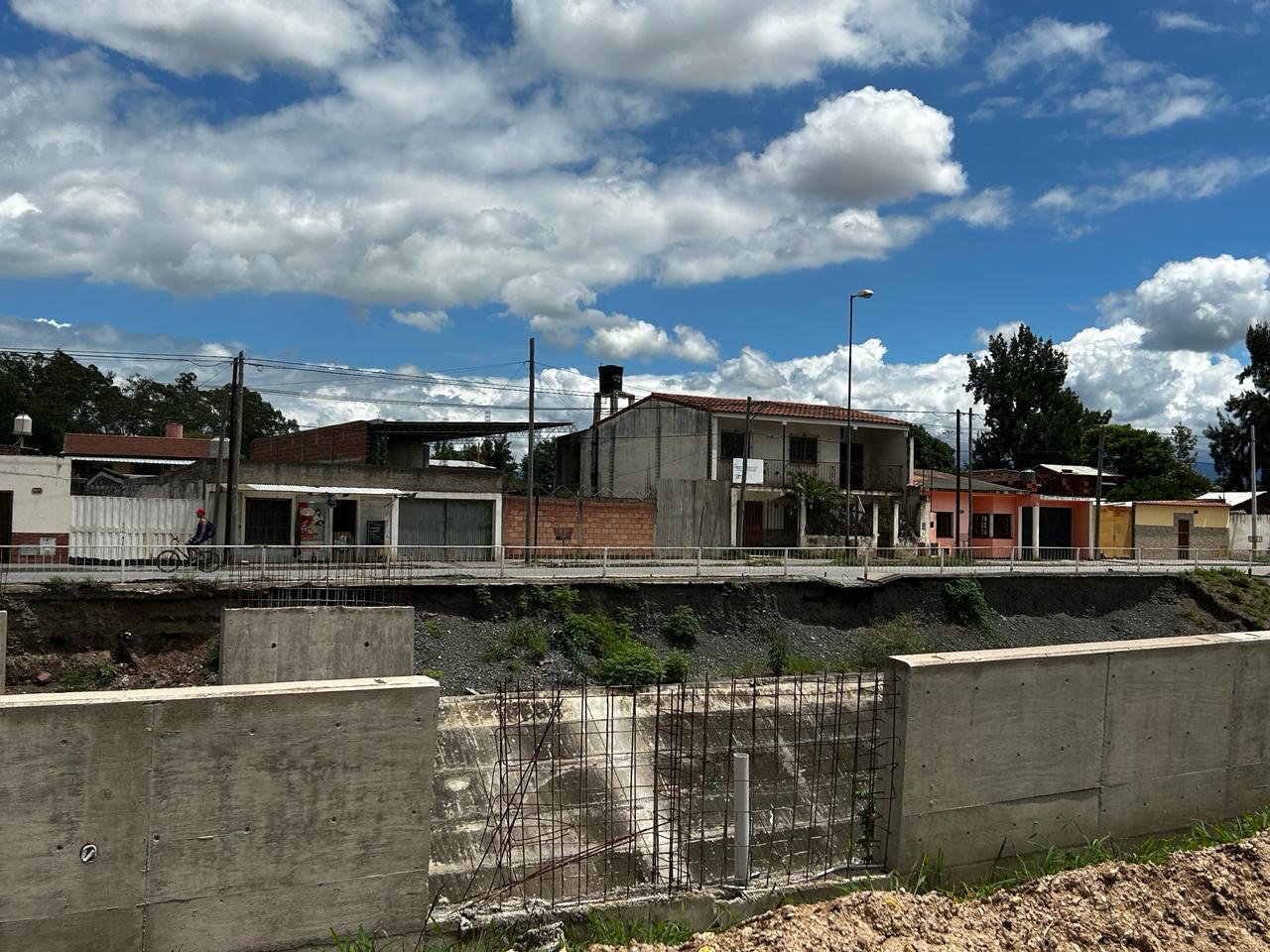 canal de la yrigoyen desplazamito