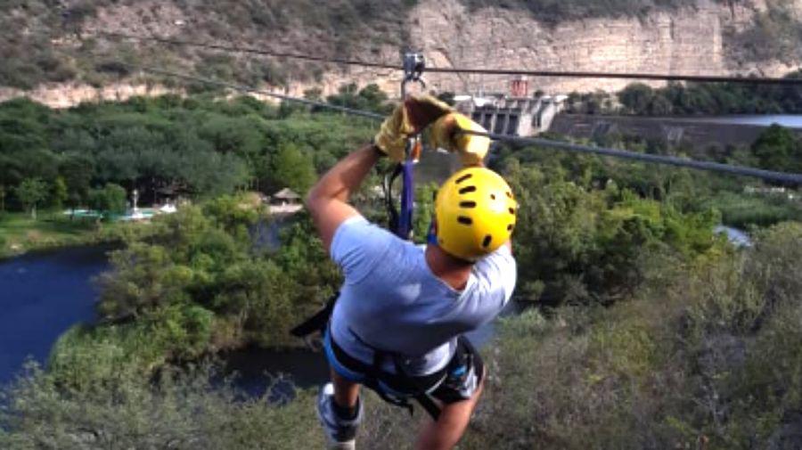 el-cable-que-embistio-accidentalmente-el-helicoptero-de-jorge-brito-era-una-de-las-atracciones-en-salta-1082782