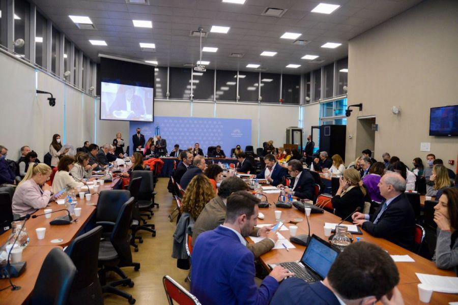 66703-estrada-volvio-a-la-comision-de-presupuesto-de-diputados-y-quedo-afuera-pamela-calleti