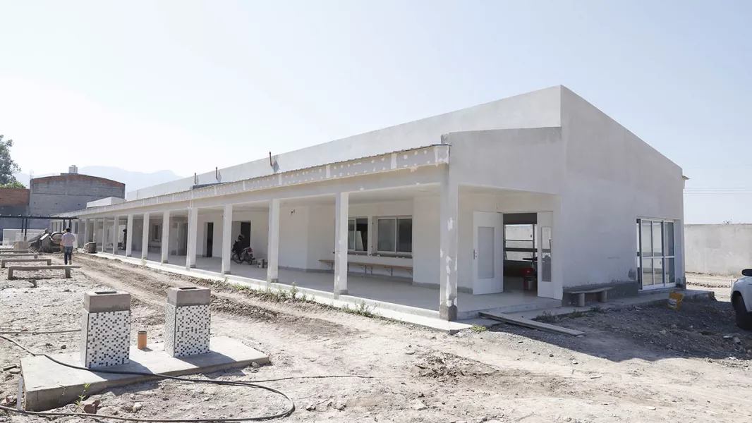 104663-ejecutan-obras-de-ampliacion-y-refaccion-en-el-secundario-5038-de-villa-lavalle