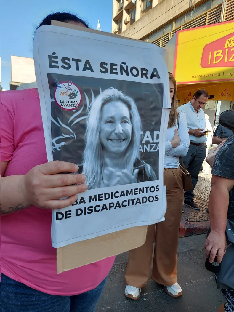 algunos-los-carteles-los-que-recibieron-karina-milei-corrientes