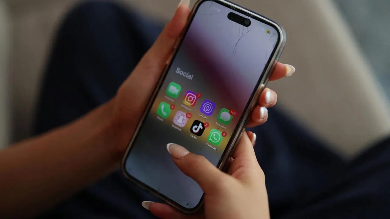 2025-12-10T065319Z-170299555-RC2HDIAFJUCF-RTRMADP-3-AUSTRALIA-SOCIALMEDIA-TEENMORE