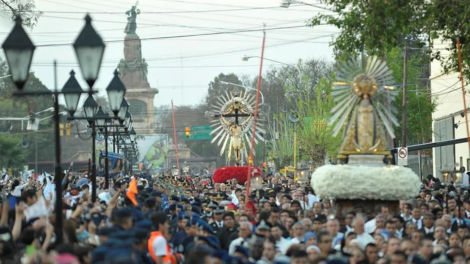 para-manana-pronostican-lluvias-se-puede-suspender-procesion-milagro-111309-111351