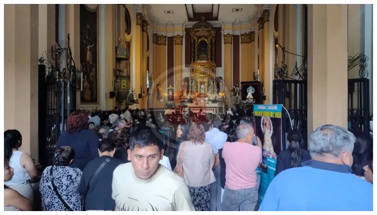 celebración de la virgen 8_12