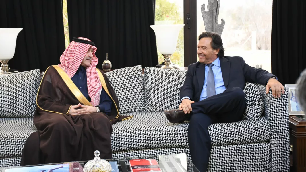 108911-el-gobernador-saenz-se-reunio-con-el-embajador-de-arabia-saudita-para-fortalecer-vinculos-y-avanzar-en-una-agenda-de-inversiones