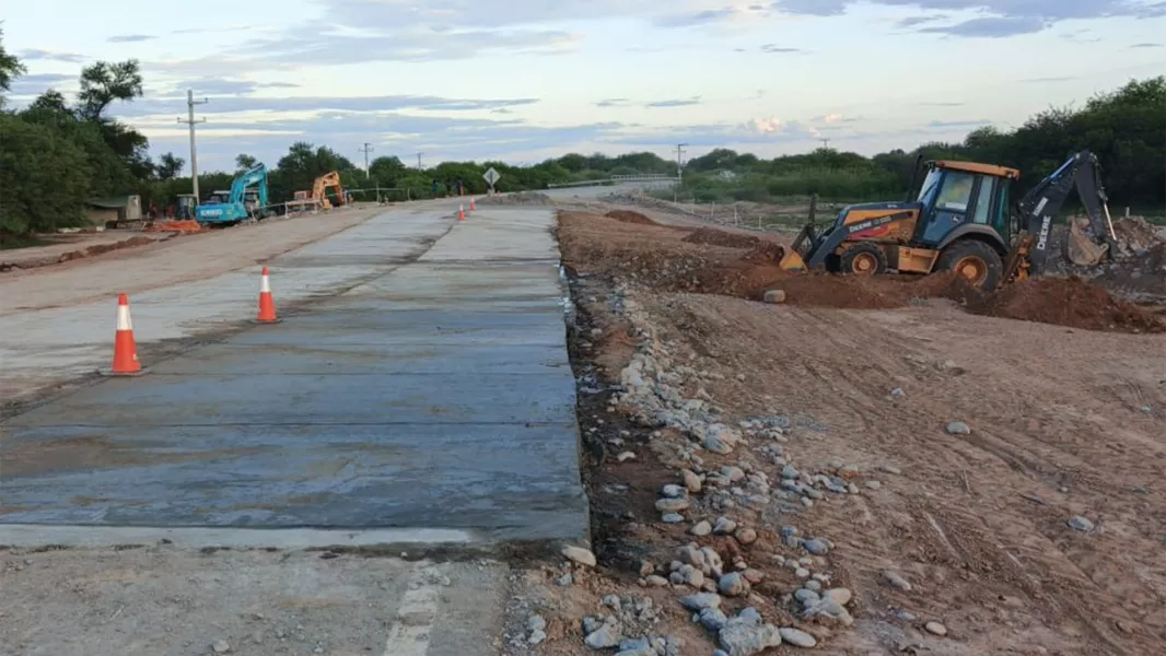 16916-vialidad-realiza-tareas-para-mitigar-problematicas-en-la-ruta-54