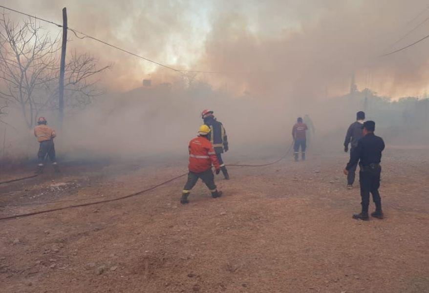84314-intenso-despliegue-operativo-por-incendios-de-pastizales