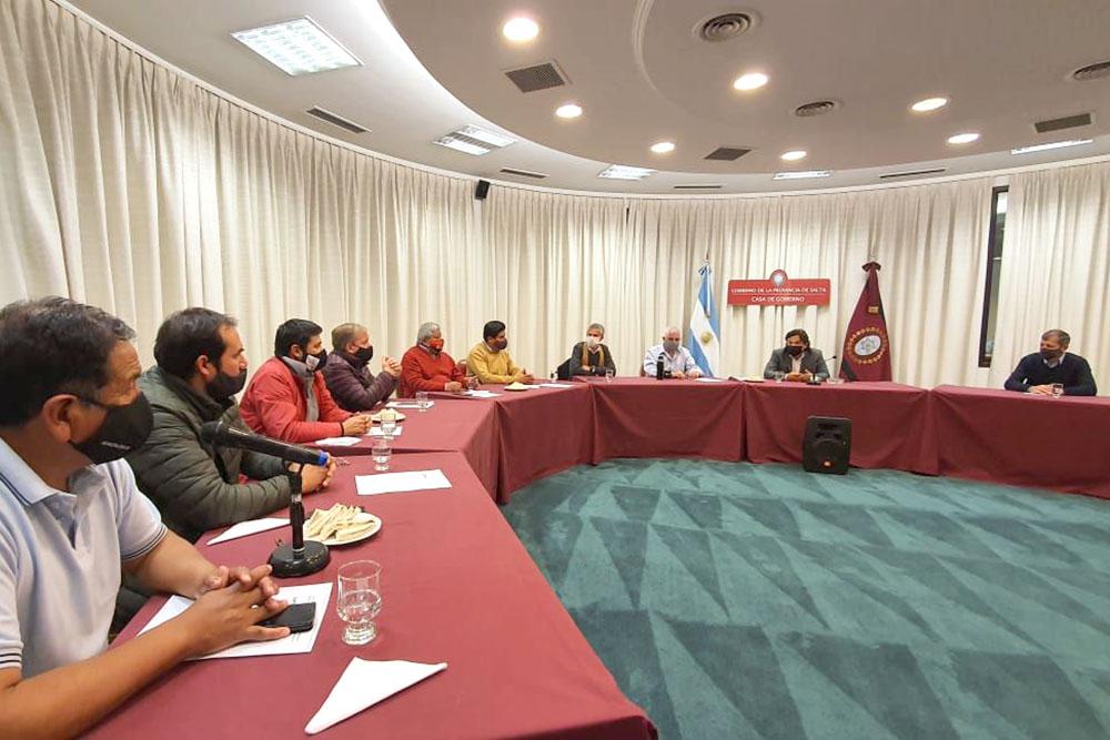16-7-Sáenz con intendentes de los valles