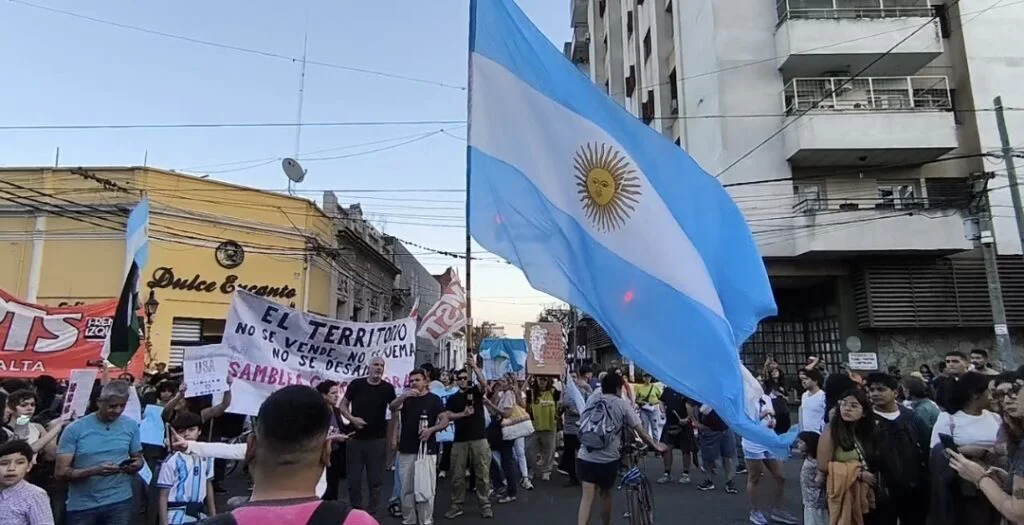 1198776223-1024x525