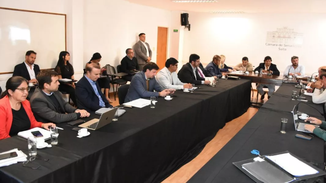 24793-reunion-informativa-entre-recursos-hidricos-y-senadores-provinciales