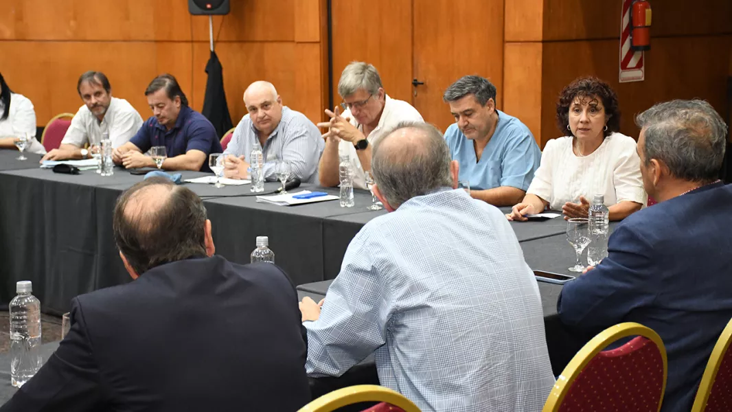 16335-reunion-en-casa-de-gobierno