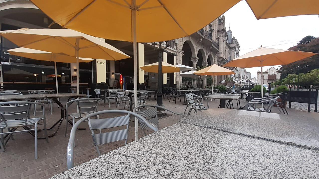 multimedia.normal.8f0247d6d3350bc4.636f6e666974657269615f30315f6e6f726d616c2e6a706567