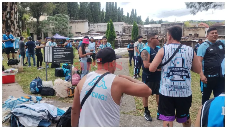 hinchas salteños de racing (2)