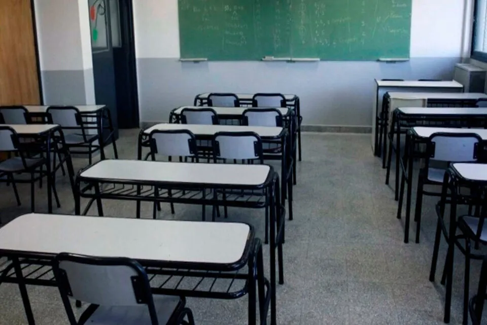 828372-aula
