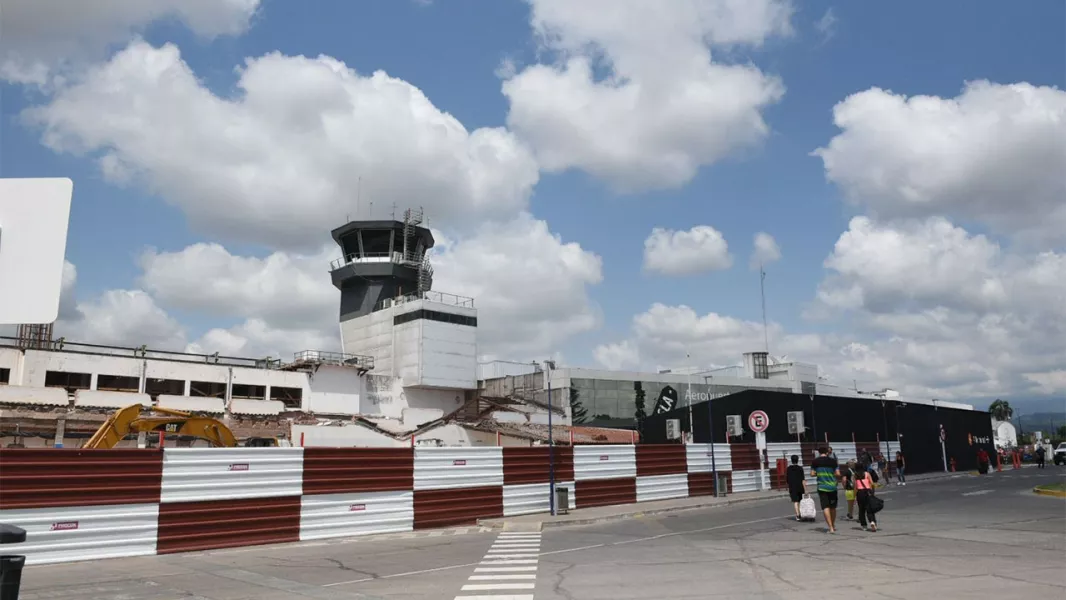 8995-gustavo-saenz-avanzan-los-trabajos-en-el-aeropuerto-de-salta-la-obra-mas-importante-del-interior-del-pais